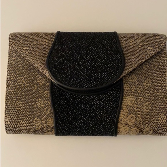 KHIMA-ELIAZOV Stingray Trimmed Clutch - Picture 5 of 6